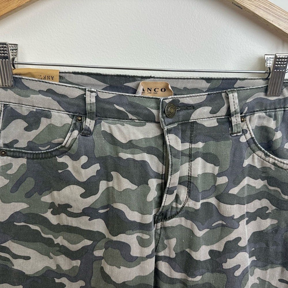 Bianco brand camouflage print denim pants size 31 - Picture 2 of 8